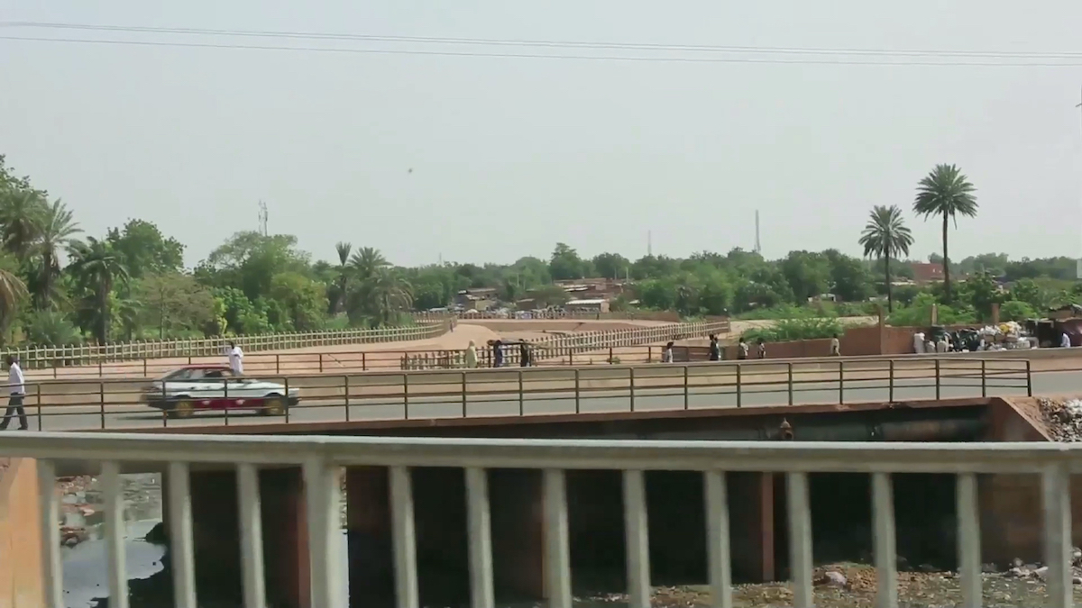 A roadway scene in Niger. Photo Credit: Human Interest Documentaries